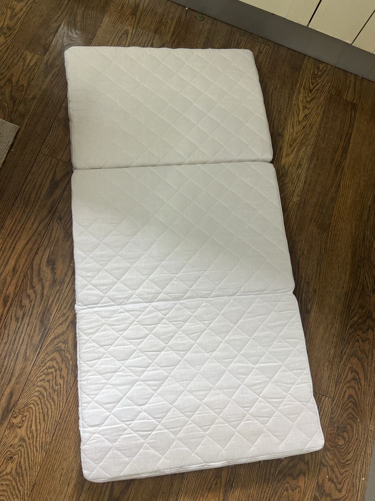 Protectie impletita + saltea travel