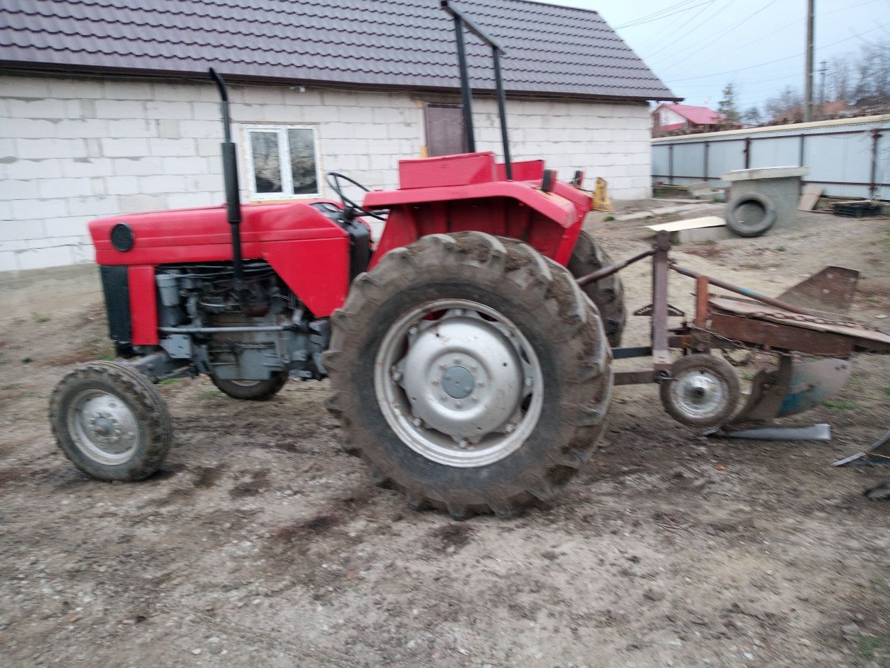 Vând tractor MF 60 cp