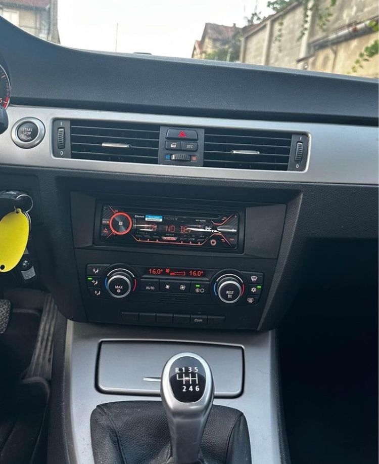 BMW 318D E90.  143кс 2008г