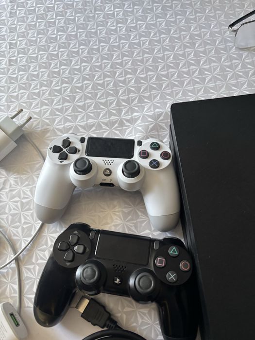 Ps4 pro 1tb как новый