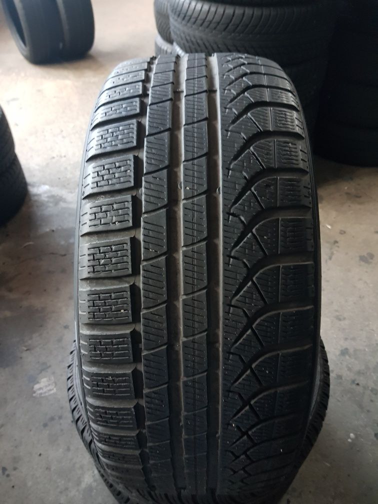 Pirelli 245/45 R18 100V M+S iarnă