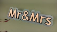 Mr & Mrs - logo luminos