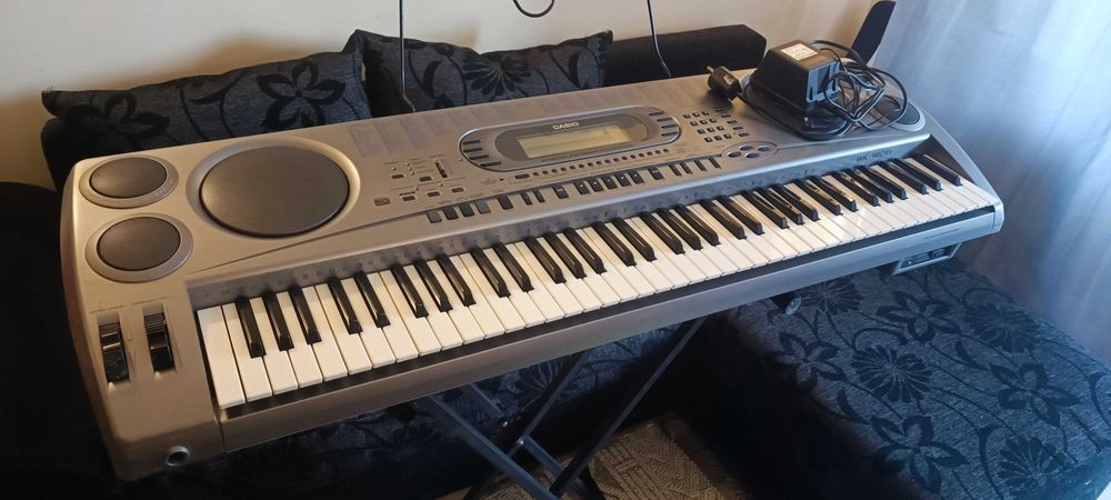 Продавам клавир Casio WK-1800 в добро състояние.