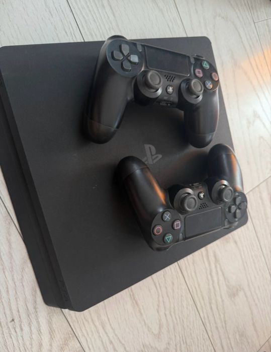 Playstaion 4 slim