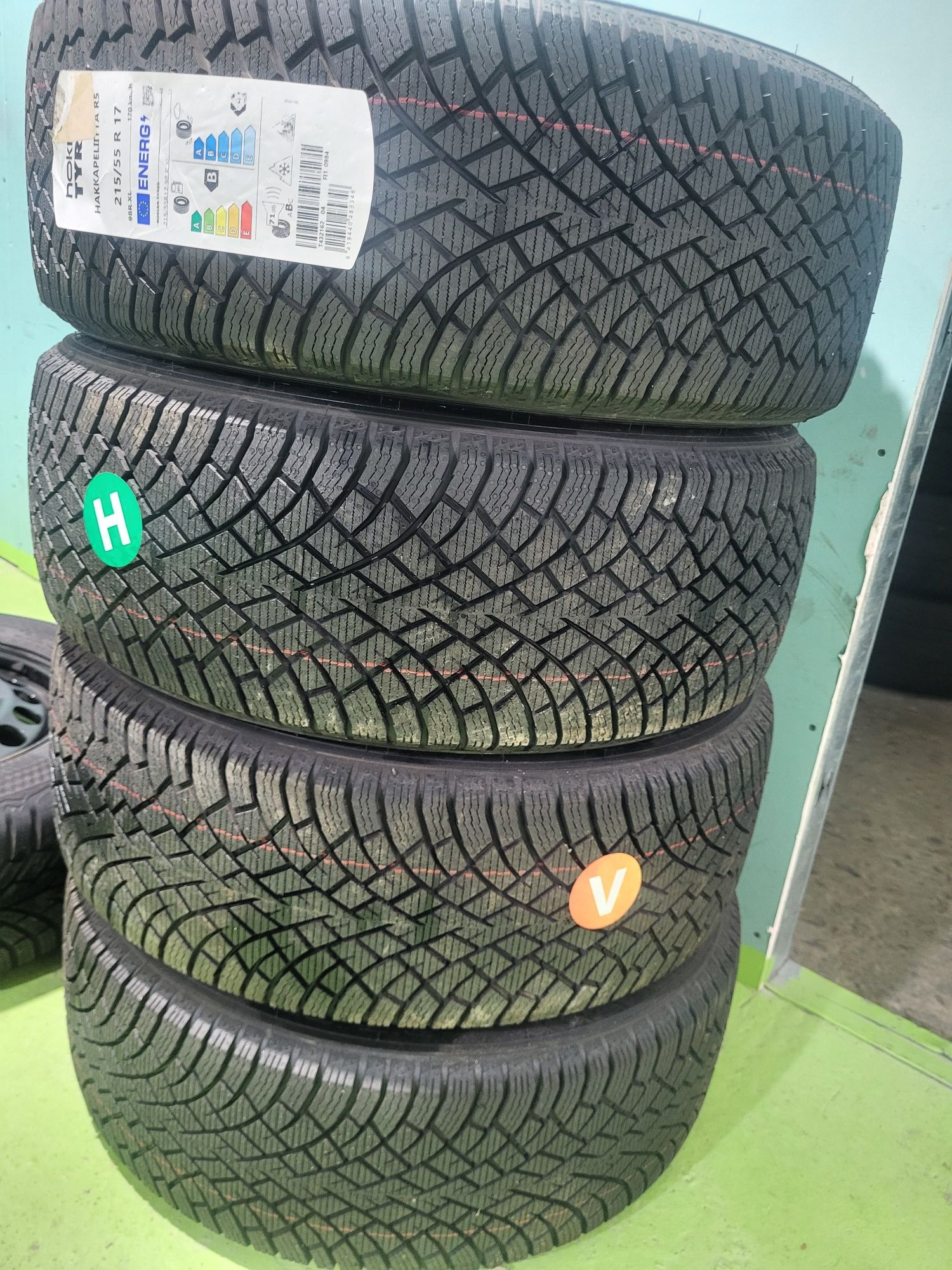 4 бр 215/55/17 Nokian зимни гуми