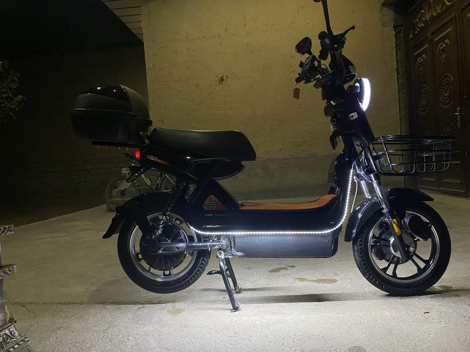 Skuter sotiladi 2025 yangi 800kk yurgan