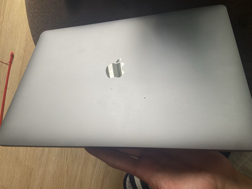 Macbook pro 15 inch 256GB
