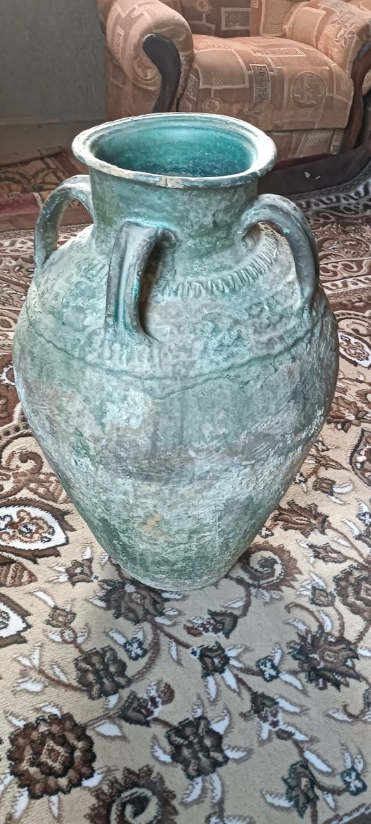 Antiquar Xum bilan Arva sotiladi