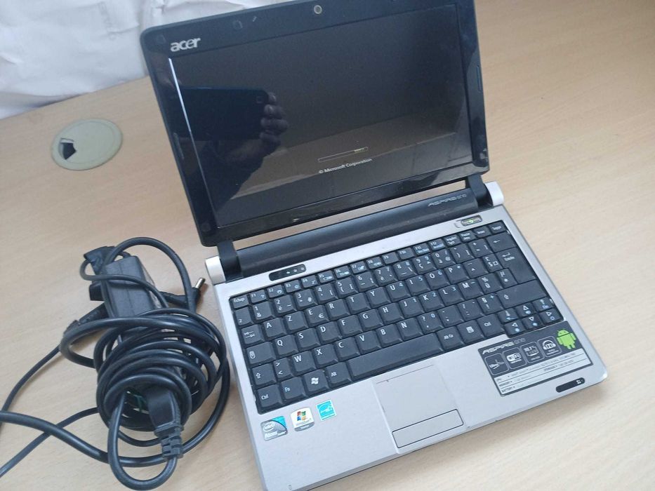 Mini-laptop Acer Aspire One – Compact și Fiabil