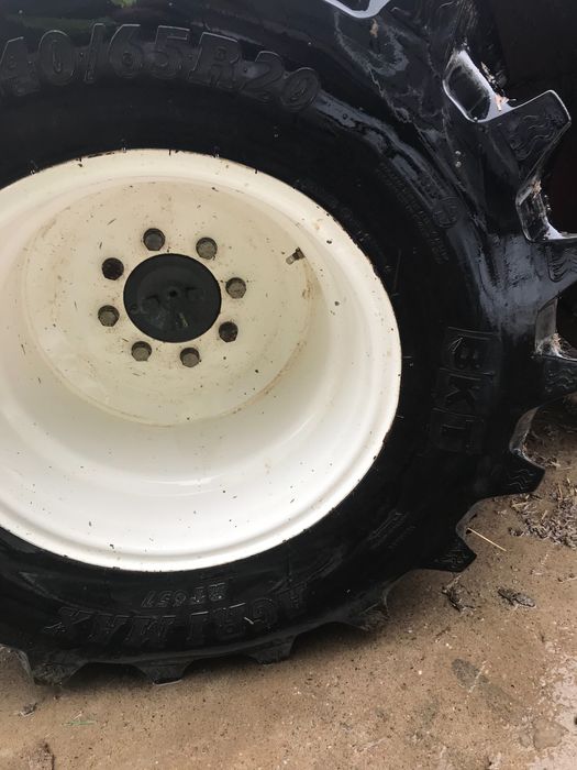 Roți tractor new holland 440/65 r20
