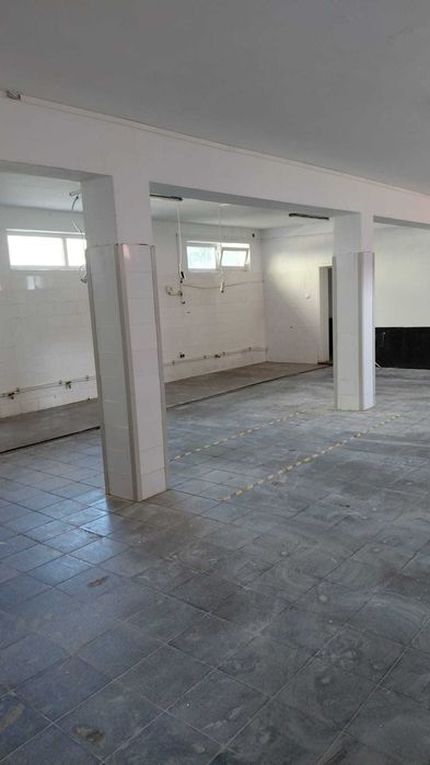 Spatiu pentru depozitare 157mp+ curte acoperita 60mp zona sagului