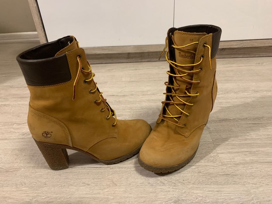 Timberland боти на ток - от първокачествен набук - като нови