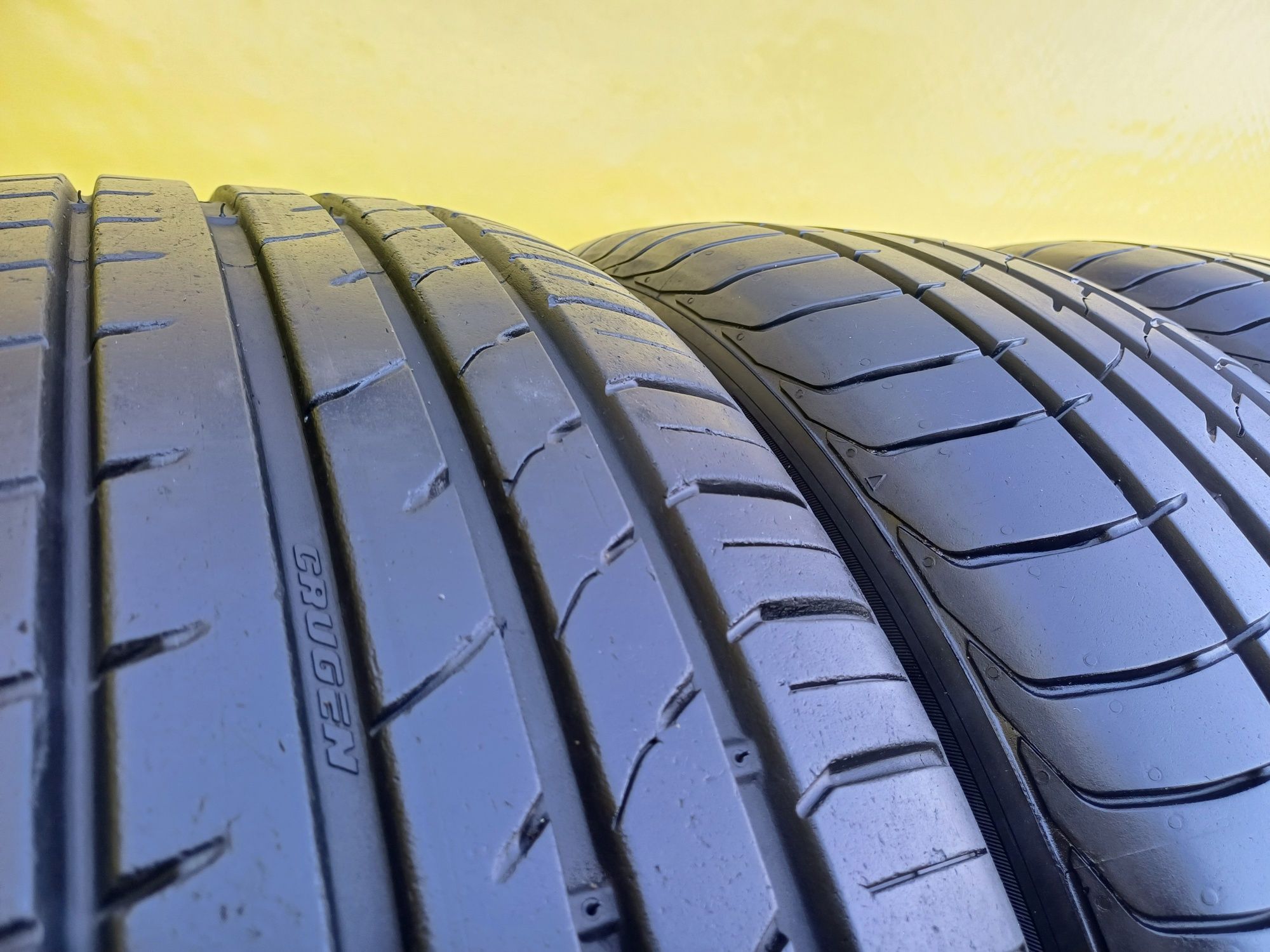 Шины 235/60 R18 Kumho комплект.