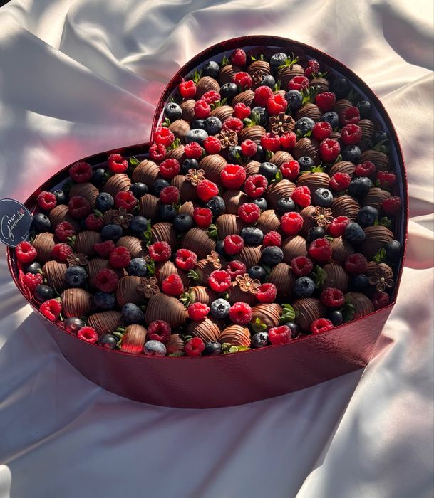 Клубника в шоколаде qulupnay Shokolad sovg’alar Подарки Шоколад
