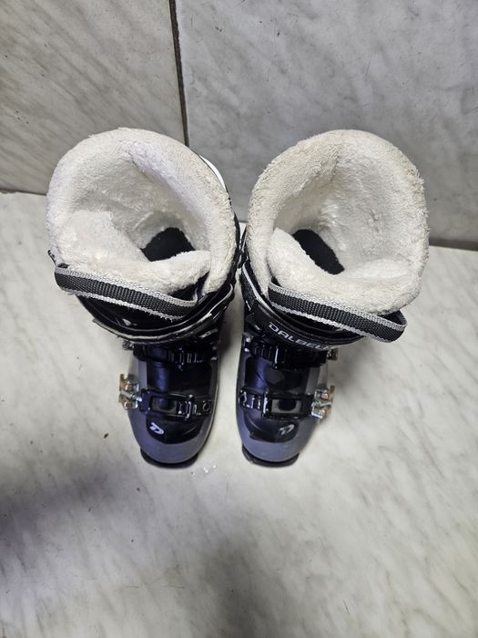 Clapari ski schi Dalbello  mondo 24,5  corespunde mărimii 37-38