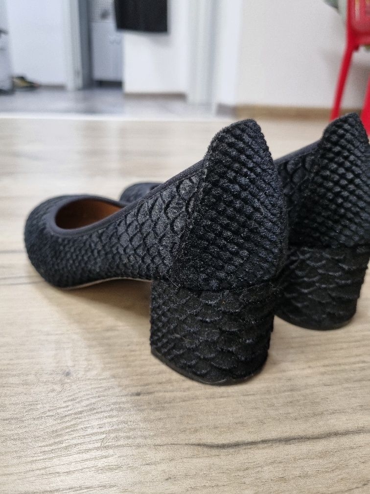Pantofi ca noi,purtati 1 data marimea 37