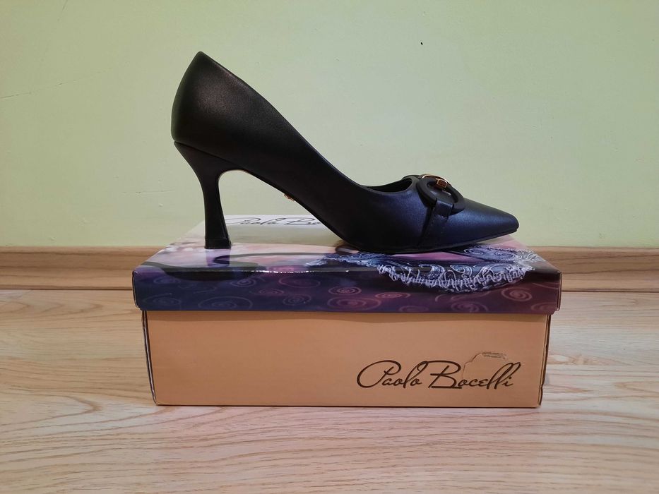 Официална обувка на ток