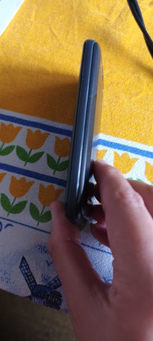 Продавам телефон MobiWire Fp-1