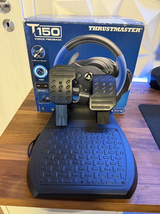 Thrustmaster T150 волан и педали за PC, PS5, PS4, PS3