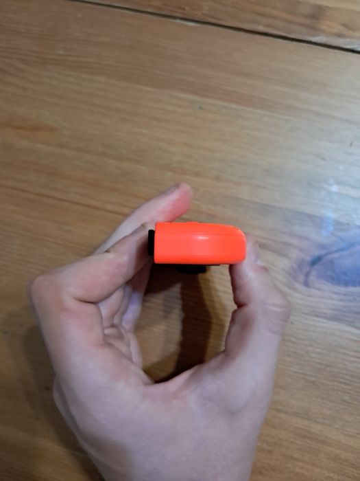 Nintendo Joy Con червен и син