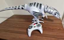 Dinozaur robot telecomanda