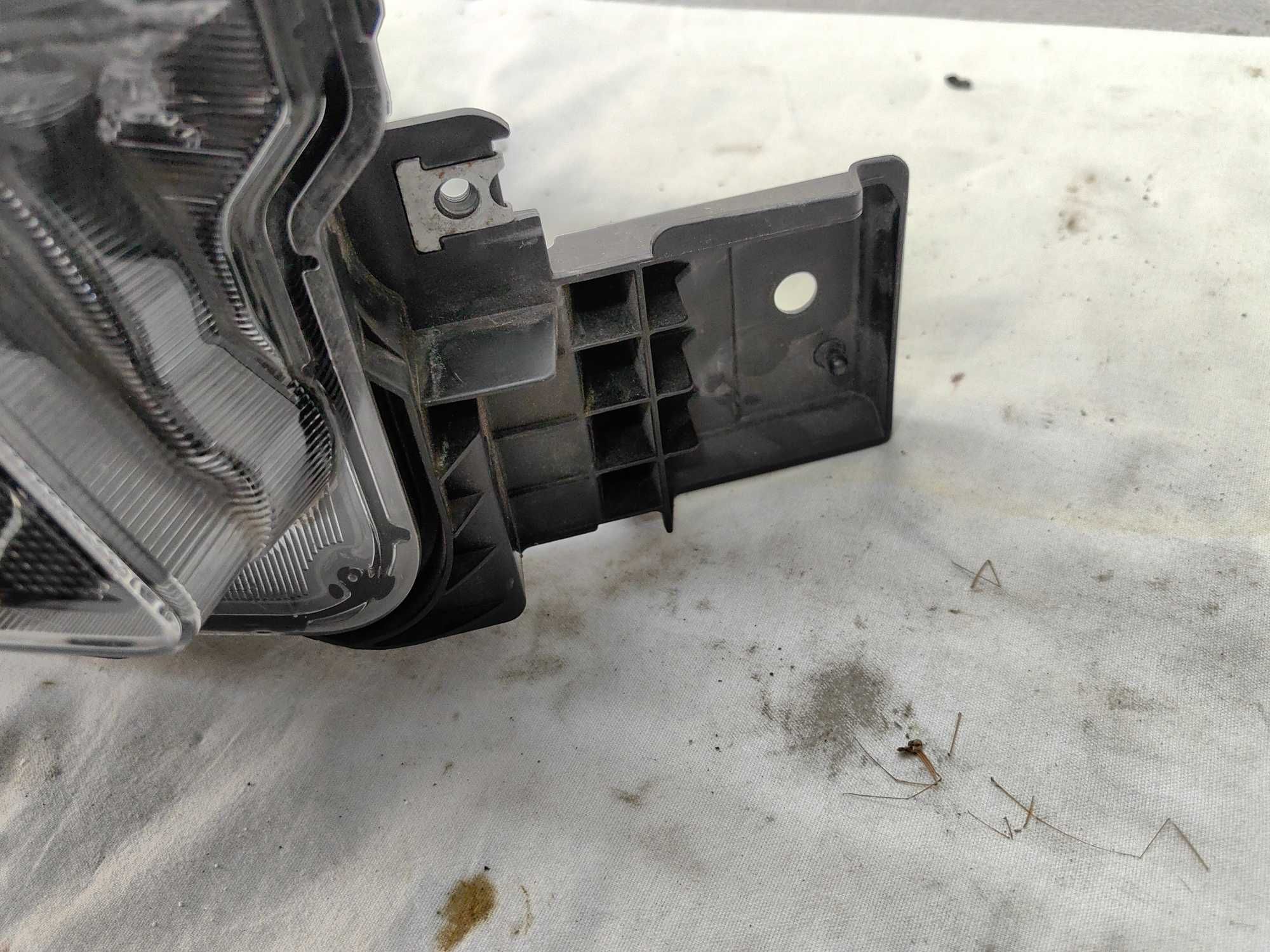 Оригинален фар Субару  Subaru Forester Full Led