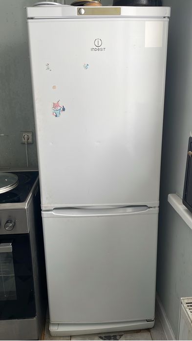 Холодильник б/у продам можете забрать сегодня