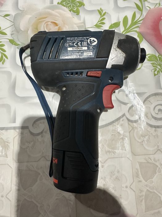 Bosch GDR 12V-105/импакт/+1 батерия 2ah