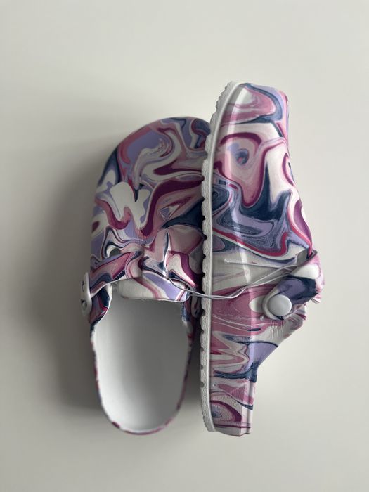 Vand papuci de clinica