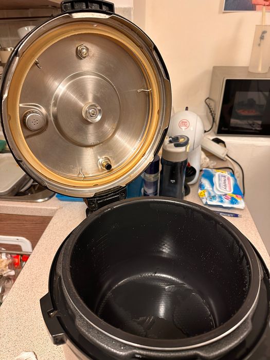 MULTICOOKER Под Налягане CY505E, 25 Програми, 6.00л., Цена Нов 250лв.
