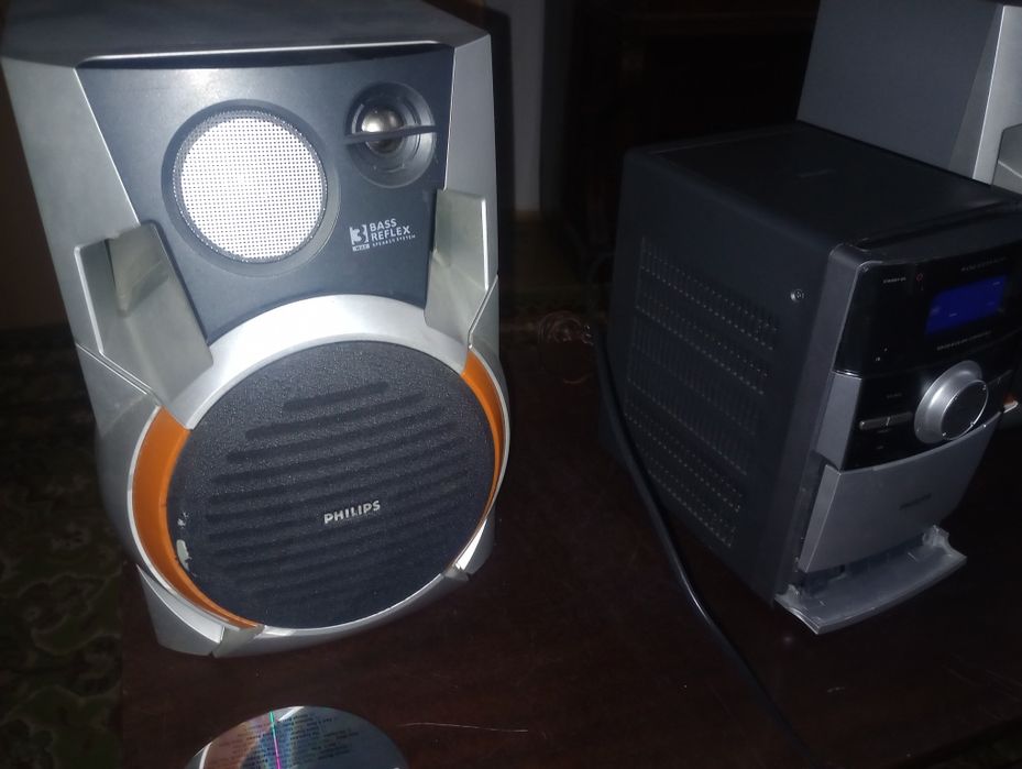 Mini combină audio Philips MC147/12, tuner radio, boxe cadou