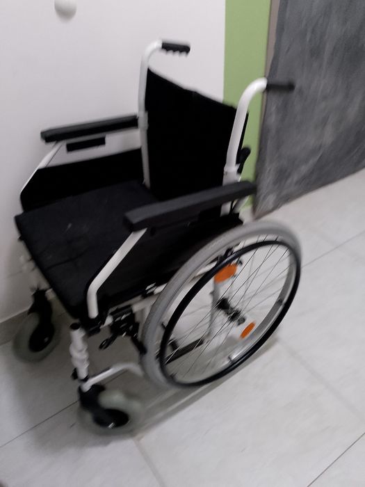 Инвалиднои коляска для взрослых как новая