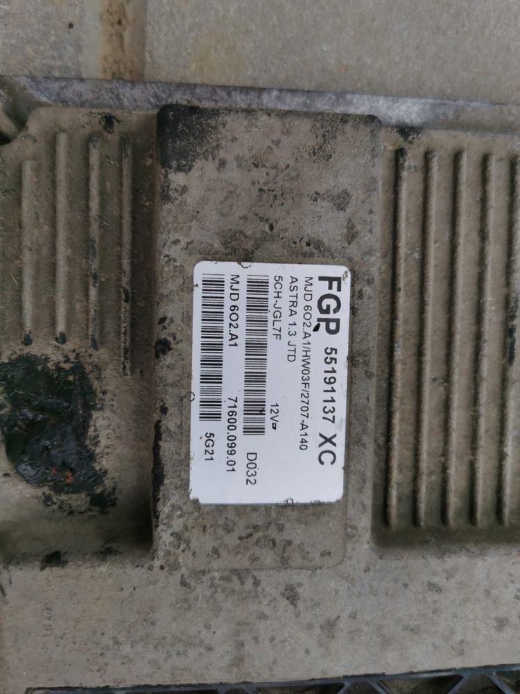 Calculator motor ECU, panou sigurante Opel Astra H,