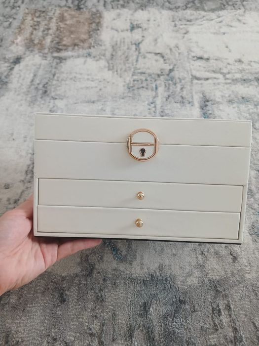 Шкатулка для украшений