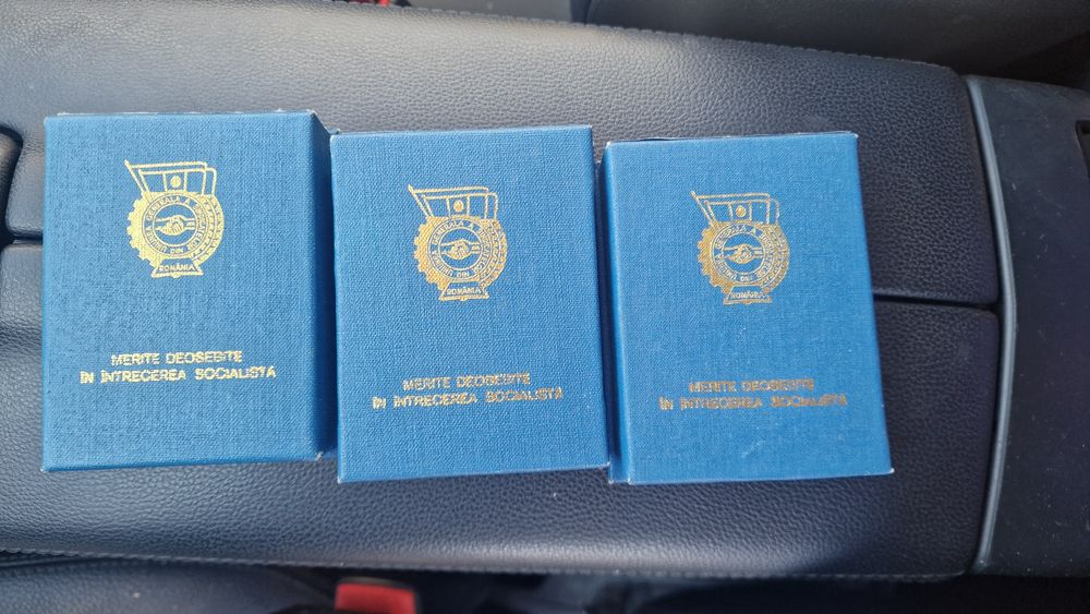 Colecție Medalii , Insigne și Decorații