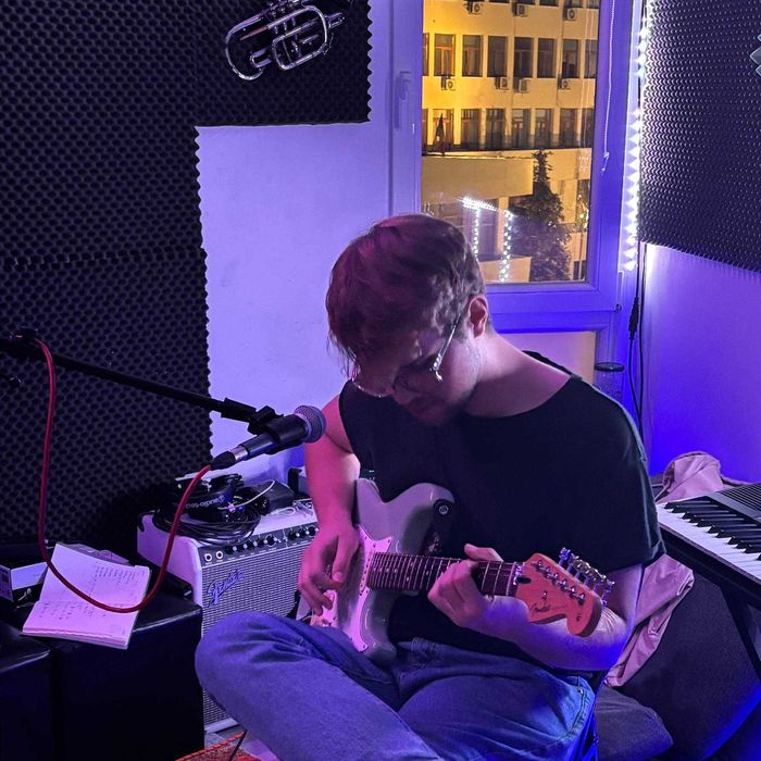 Lecții de chitară si bass pentru copii și adolescenți