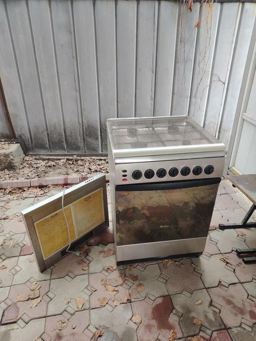 Продам газовую плиту