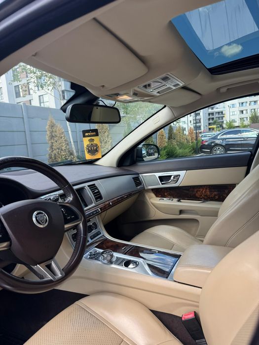 Jaguar xf 2012 proprietar km reali