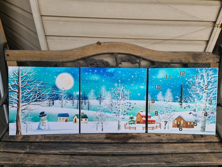 Триптих с часамм