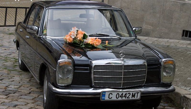Ретро кола автомобил под наем за сватби