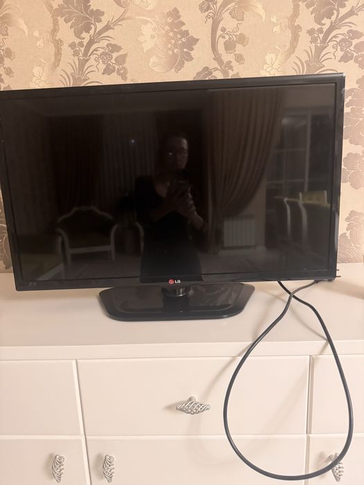 Телевизор LG почти новый