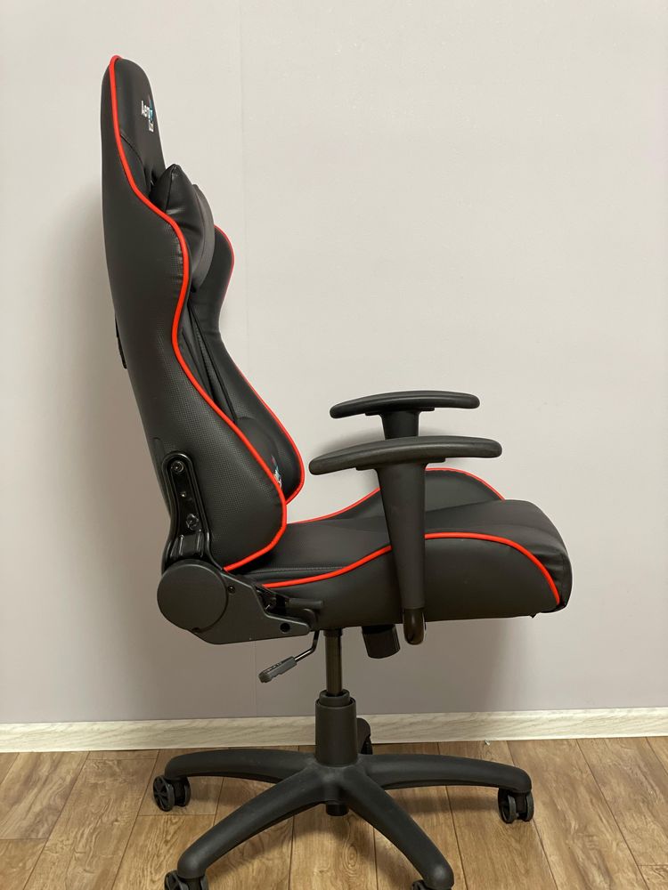 Продам игровое кресло Aero Cool