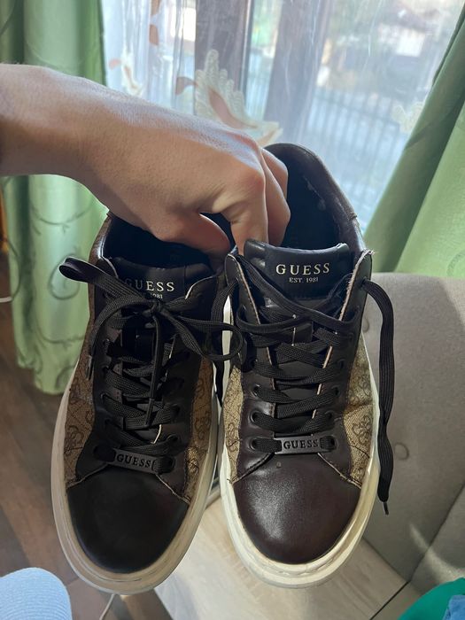Adidasi Guess stare impecabila