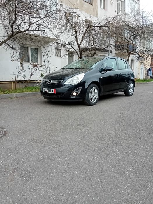 Opel corsa 1.4 benzină, fab,  2012,scaune încălzite,  volan încălzite!