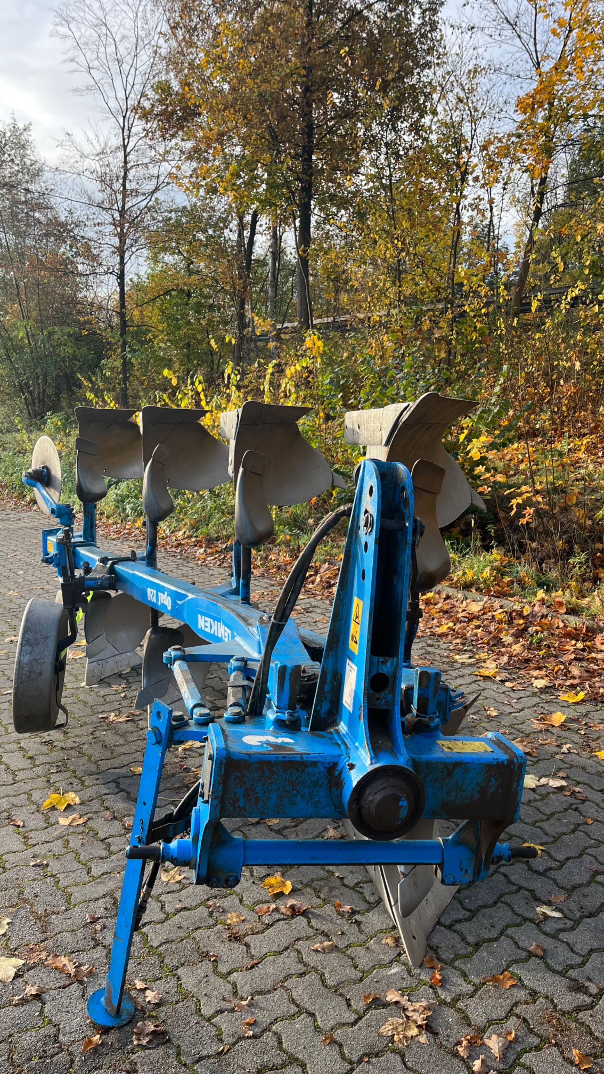 Lemken Opal 120 Omoch Plug Case Puma, Claas Arion Belarus tortadi