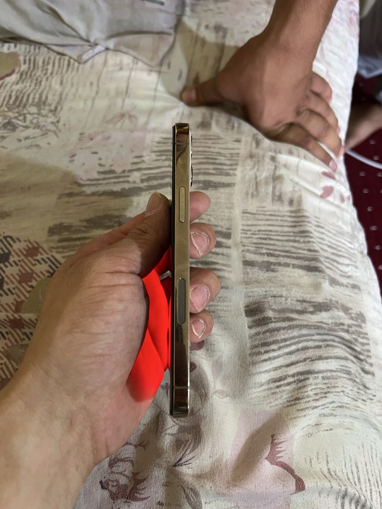 Iphone 12 pro sotiladi