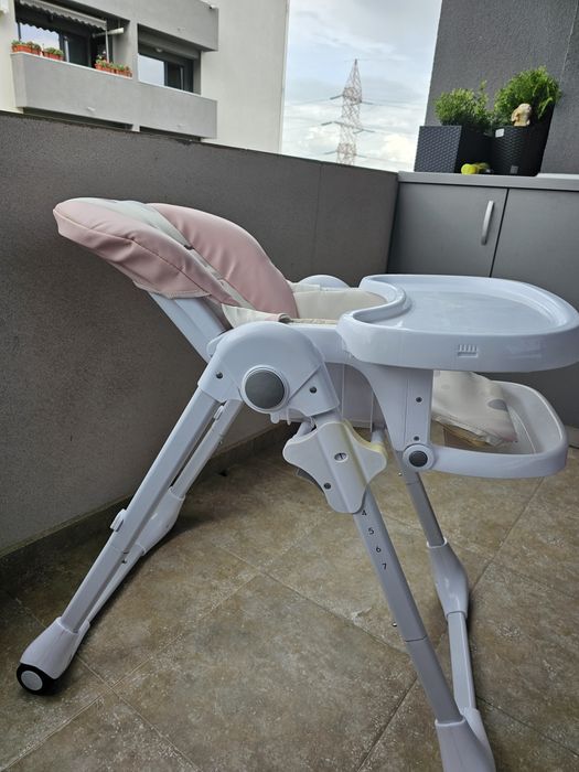 Vând scaun de masă