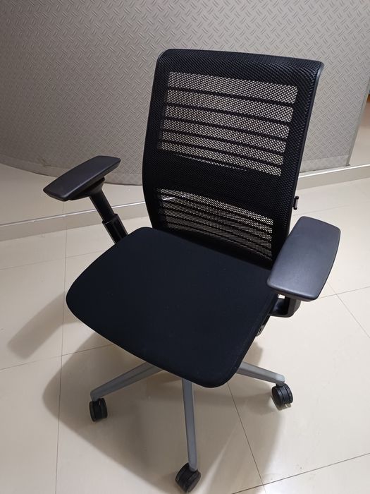 Scaun steelcase V2