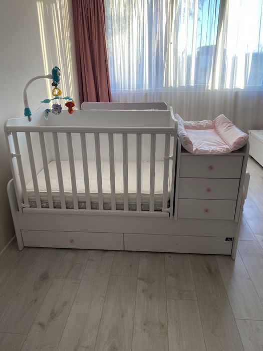 Бебешко легло и Next to me