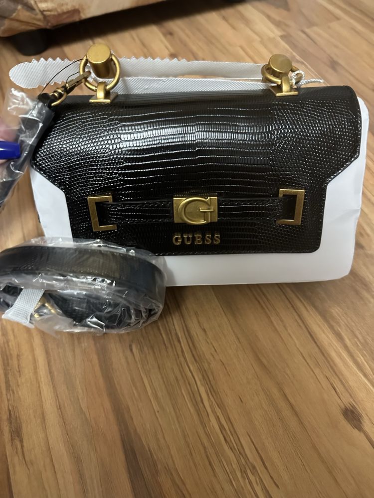 Дамски оригинални чанти guess
